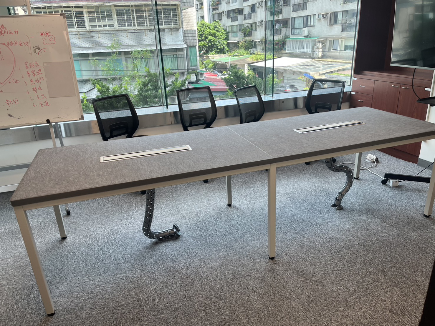 辦公室裝修家具預算規劃完整指南｜10坪到50坪家具配置與費用估算（2026）